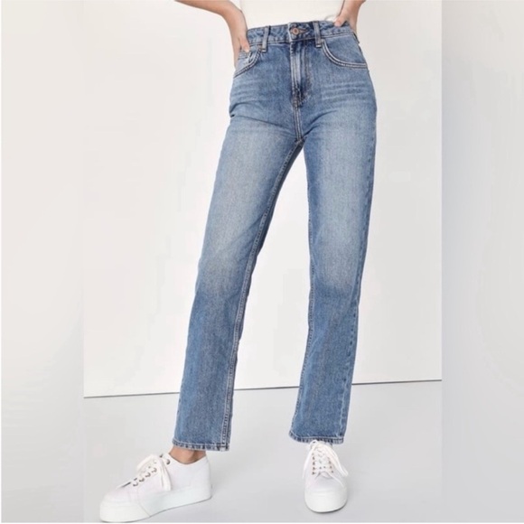 We The Free High Rise Blue Jeans Versatile Fit - Picture 2 of 9